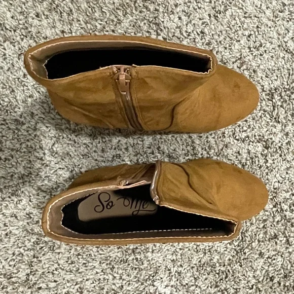 SoMe Tan Boots - Picture 4 of 7